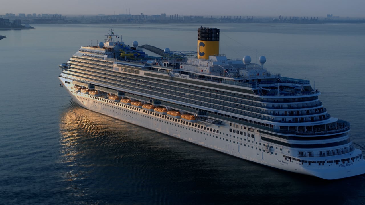 A cruise ship arrival, from ChopperShoot’s event film