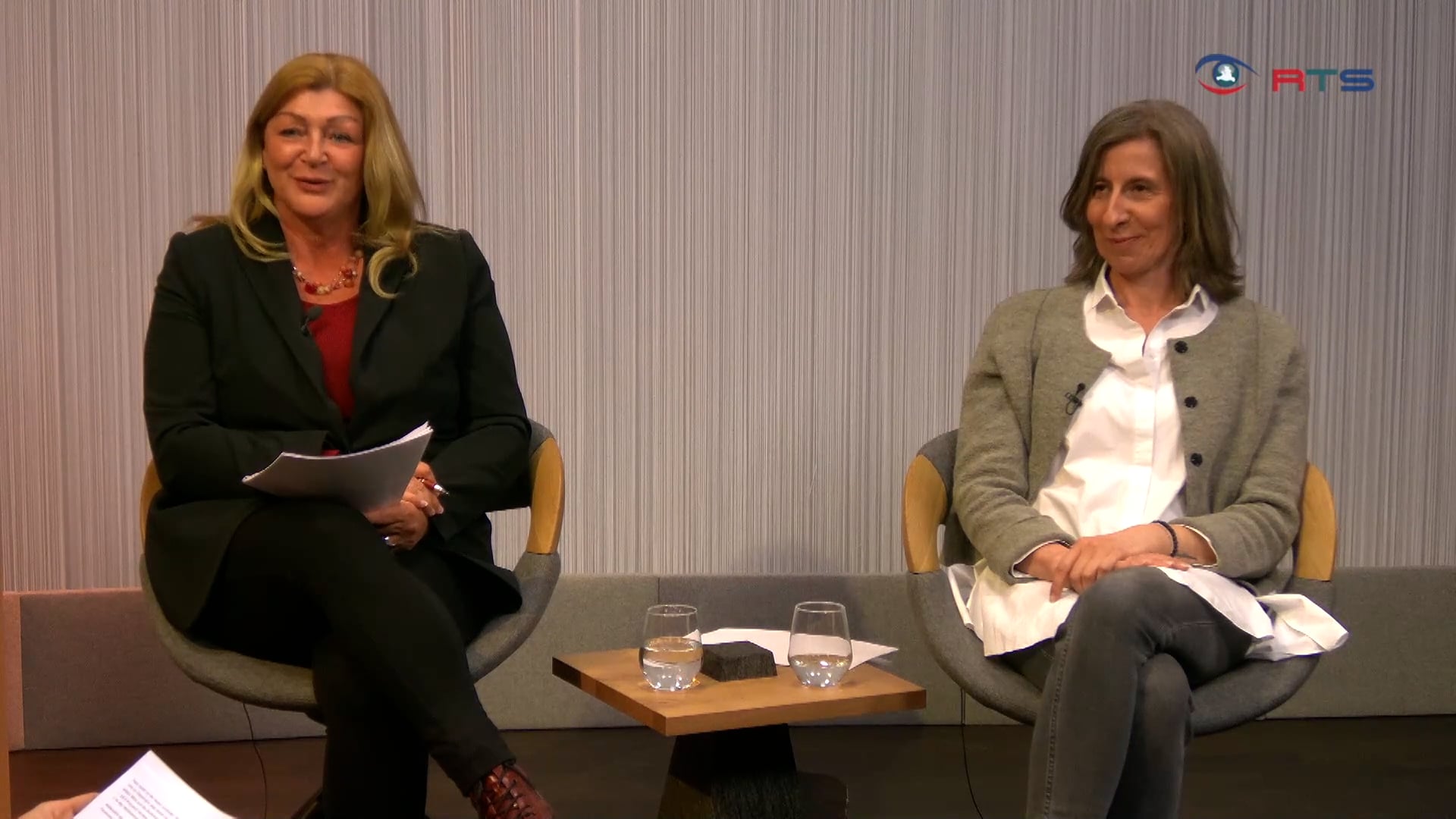 einkommensschere-zwischen-frau-und-mann-immer-noch-ein-thema-talkrunde-frauen-und-finanzen