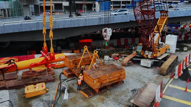 TRX's BIGGEST lifting operation, Steel Box Truss launching for North-South Bridge