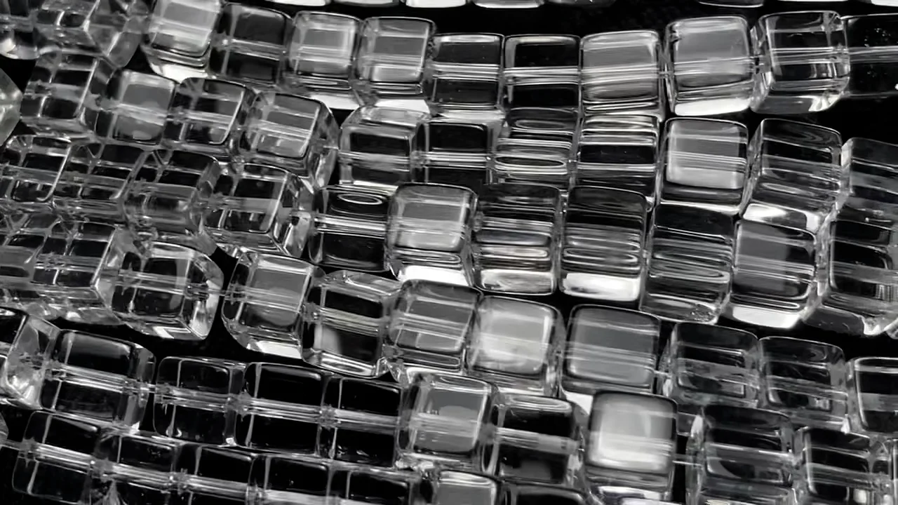 クリスタル キューブ6×6×6mm 1連｜天然石ビーズの卸問屋・通販ケンケン