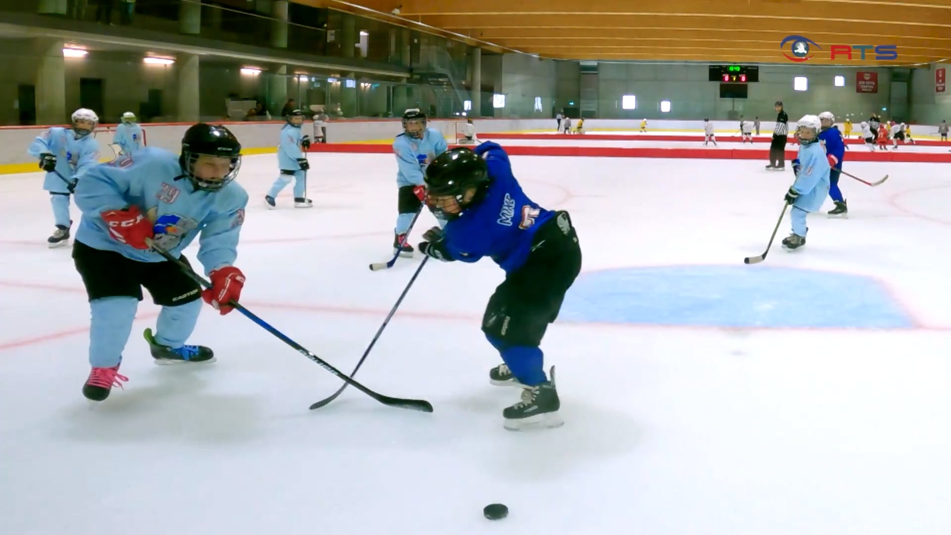 eishockey-ec-red-bull-salzburg-organisierte-ein-ueberregionales-nachwuchs-match
