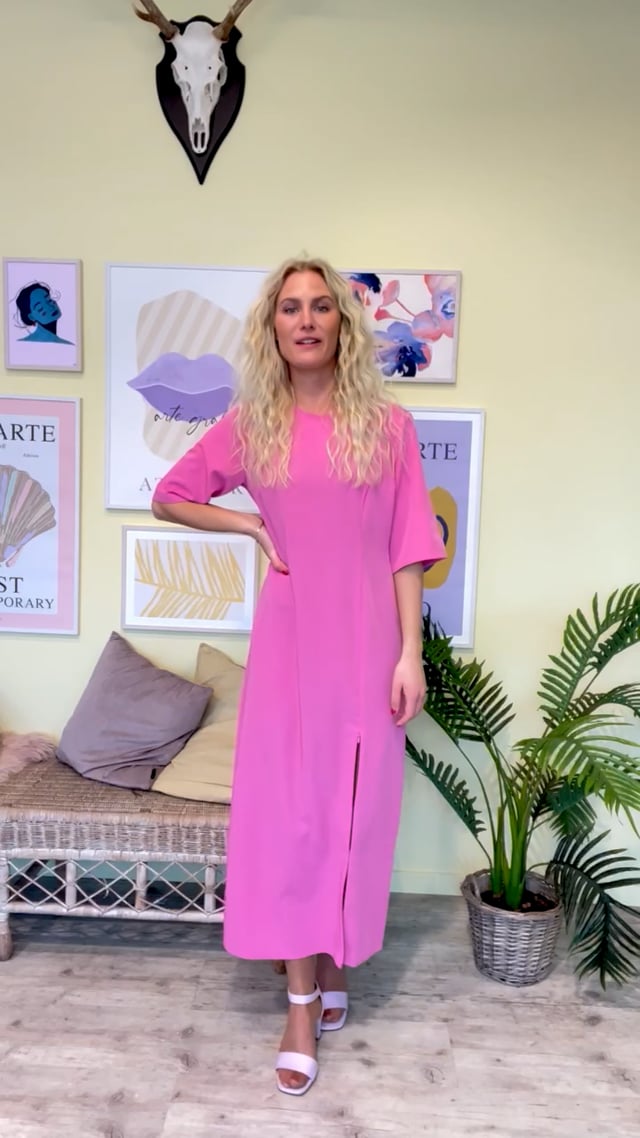 Gestuz - Kjole Melba Long Dress Phlox Pink on Vimeo