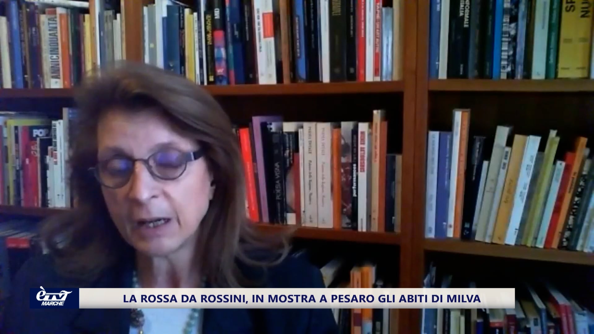 La rossa da Rossini, da domani in mostra a Pesaro gli abiti di Milva - VIDEO