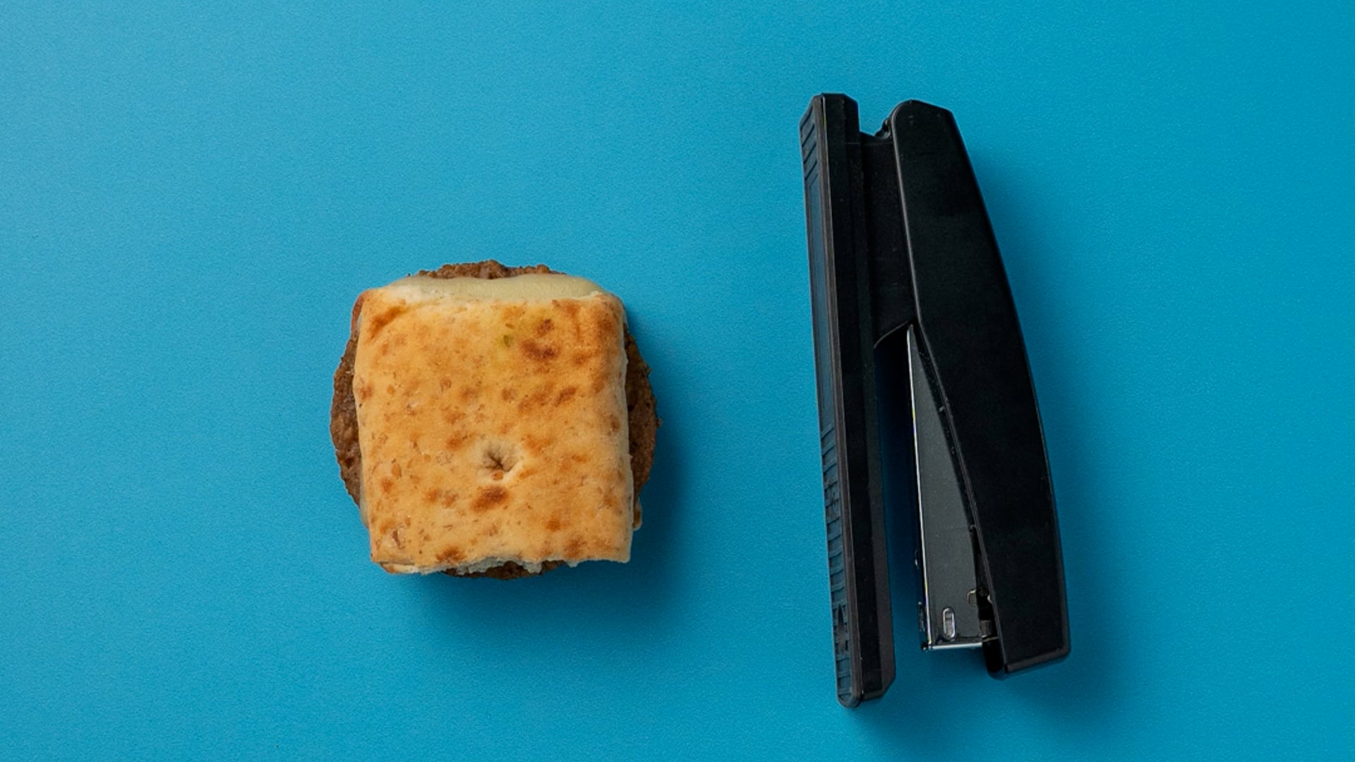 JAM_C1 2022_Handwich for scale.mp4