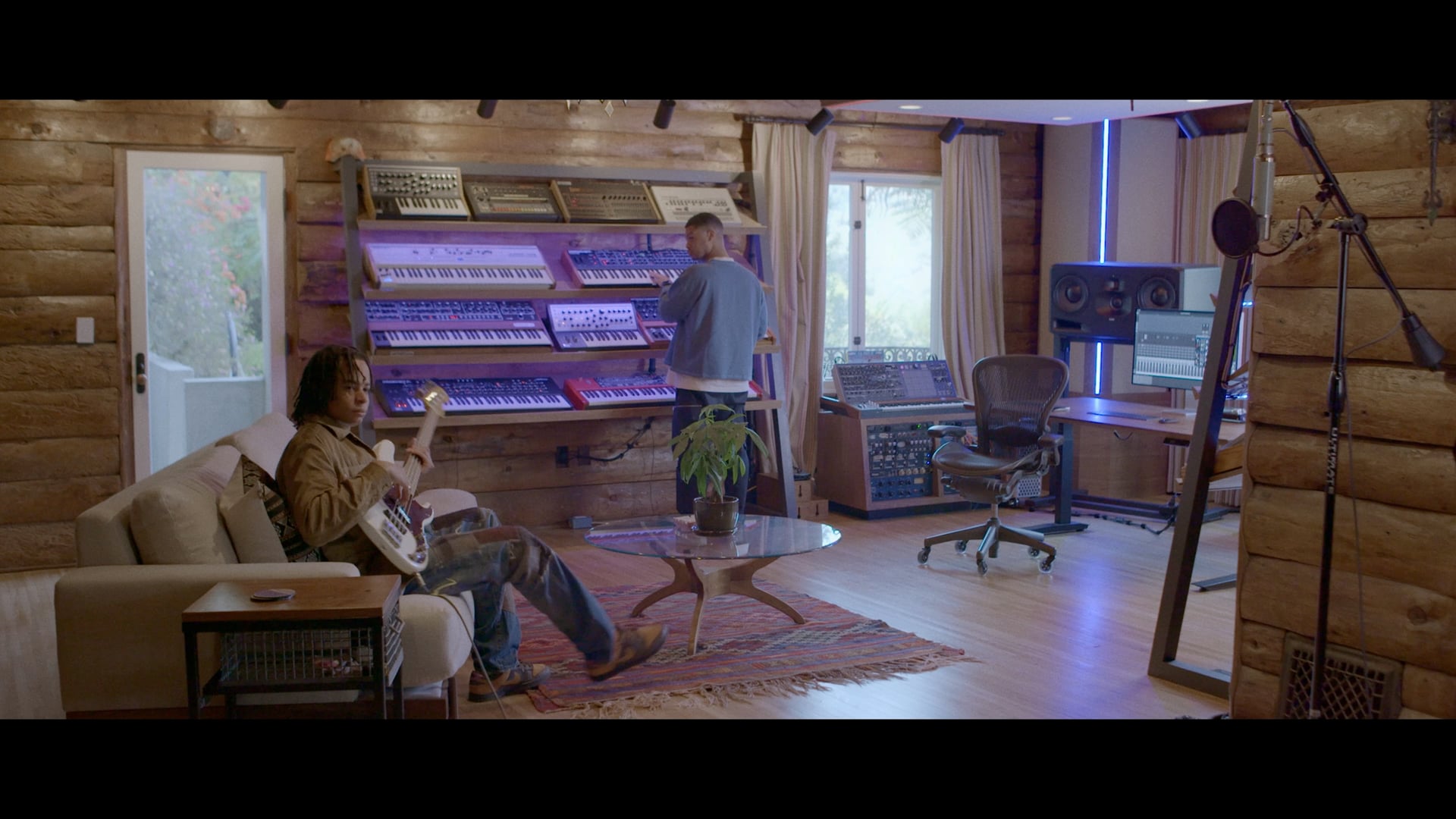 Apple Music - Take A Daytrip
