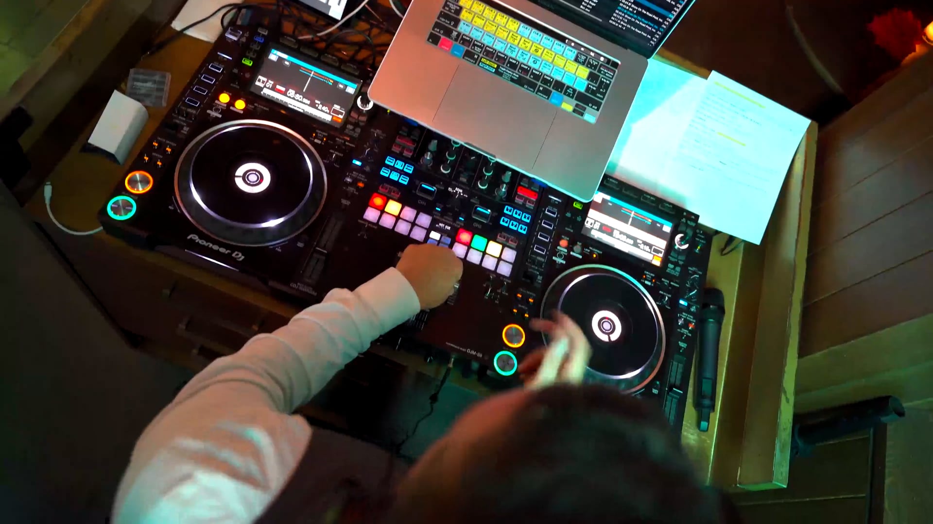 Promotional video thumbnail 2 for Paul Michaels Events DJ Company