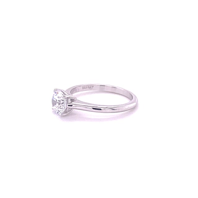 1.00 carat solitaire ring in platinum with round diamond and four prongs