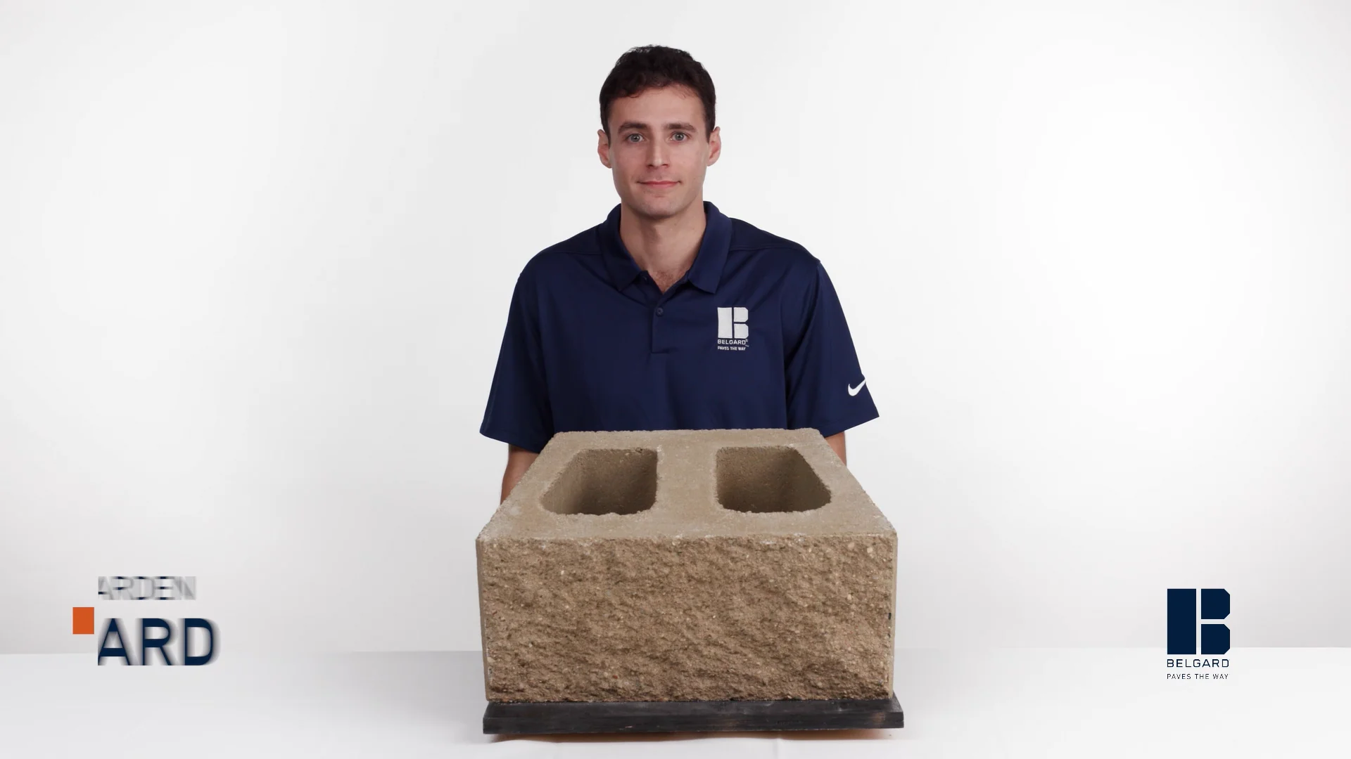 防具 Belgard PRO-Customed Model FLEX-TEP Diamond Pro® Retaining Wall System