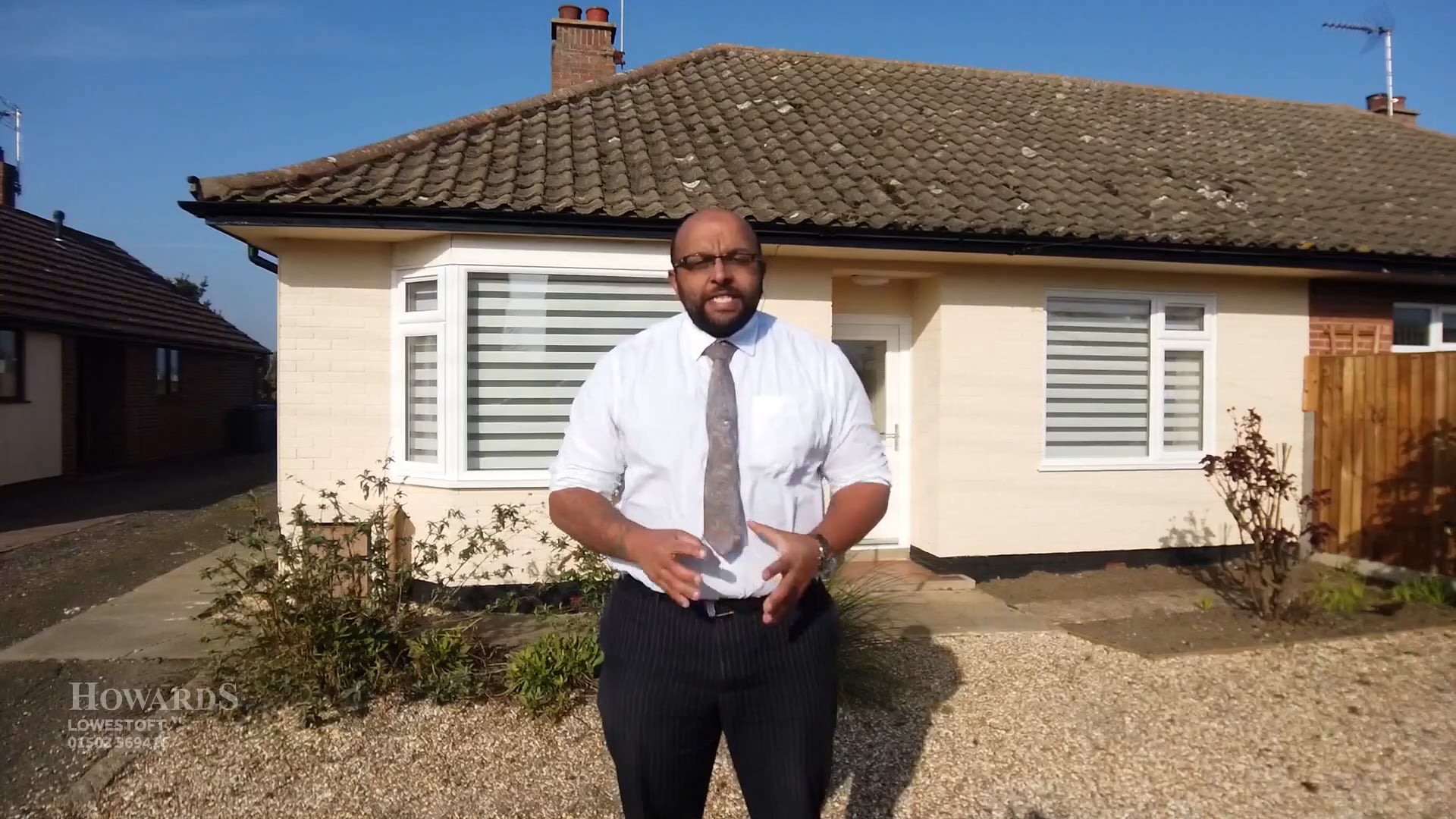 Quick Sneak Peek of Field Lane, Lowestoft, 2 bedroom Bungalow For Sale