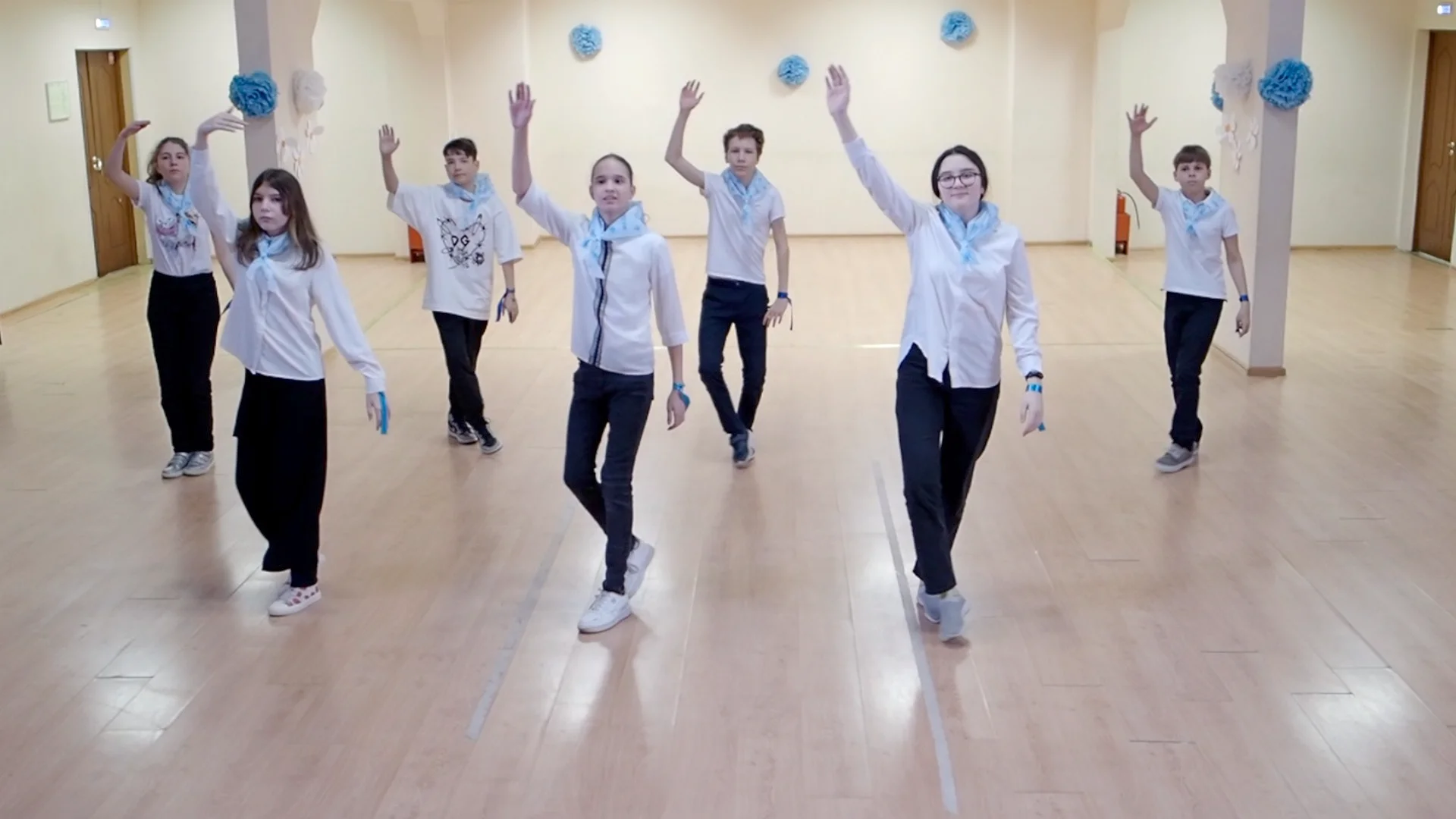 Конкурс голубая волна. Флешмоб голубая волна. Флэшмоб. День города санкт-петербурга старшая группа флешмоб. Флешмоб волна.