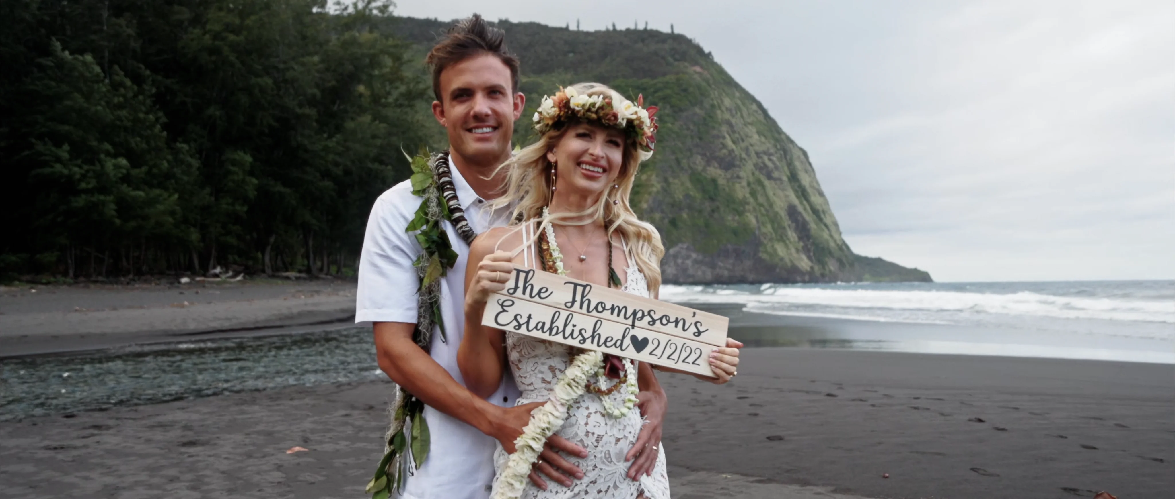 Keoni + Zoë Magical Waipio Wedding, image size:4096x1742