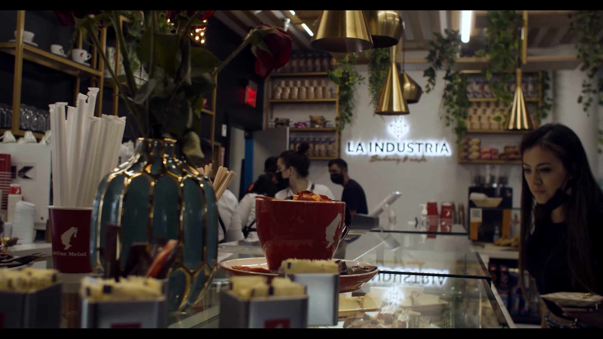 La Industria - Promo