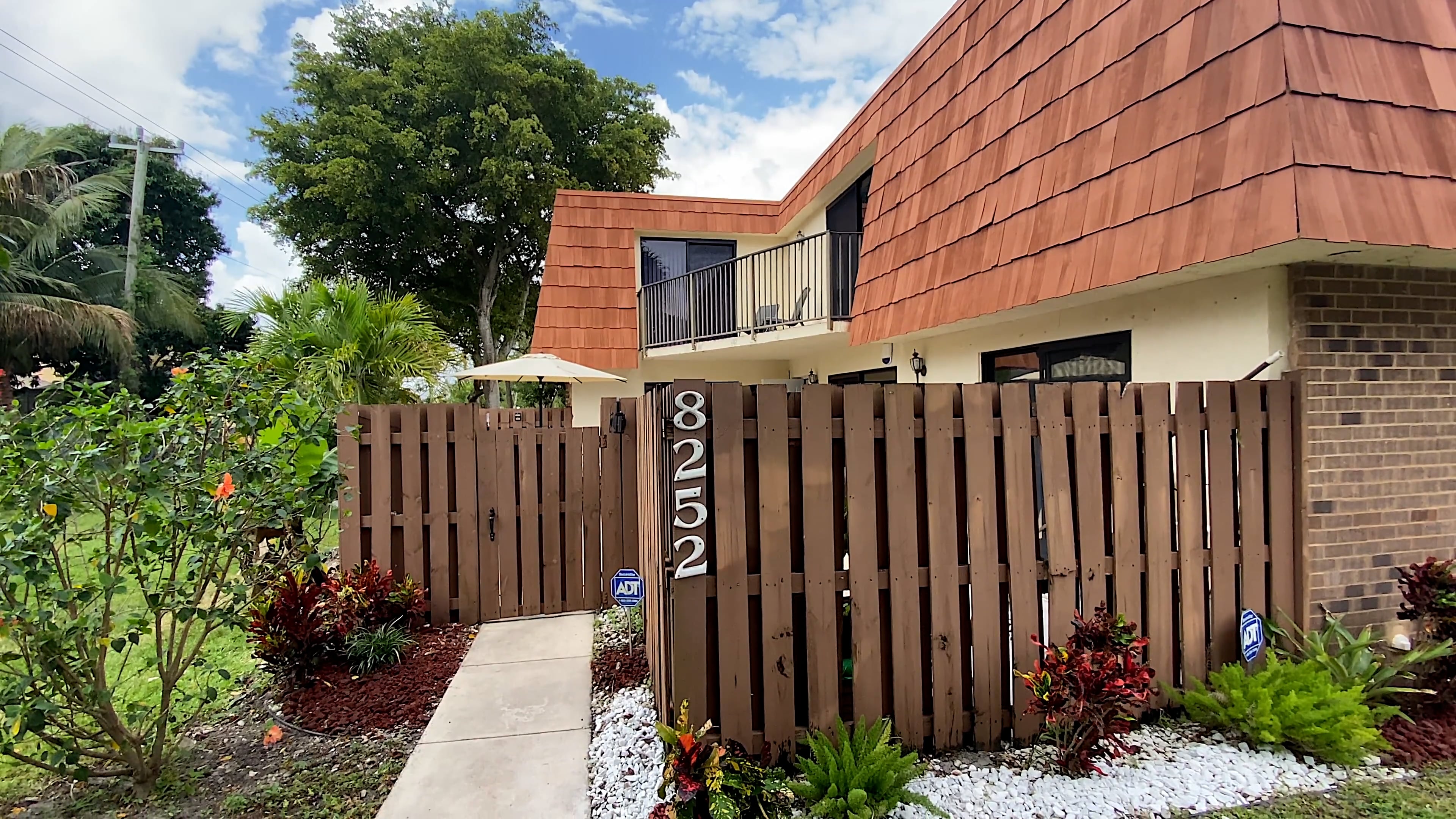 8252 S Coral Circle presented by Paulette GoPaul on Vimeo