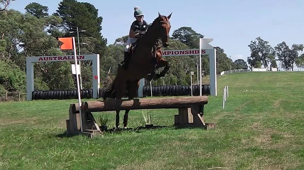 Matilda Graesser riding SIMPLY MAX 431 EvA80 Wandin Park