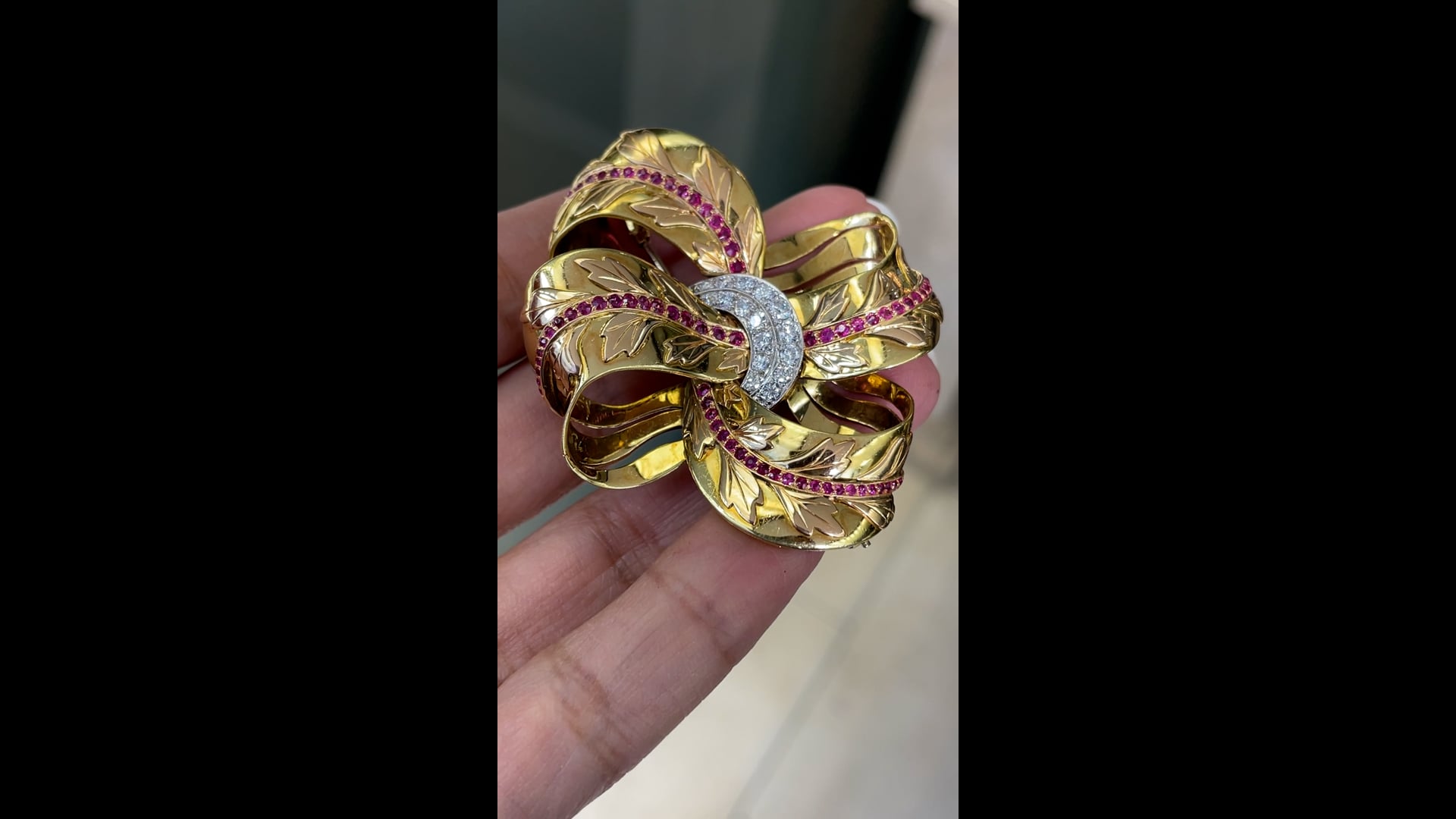 Magnifique Broche Vintage Or Avec Nœud, Cristaux Et Rubis - Bijou Fantaisie Femme