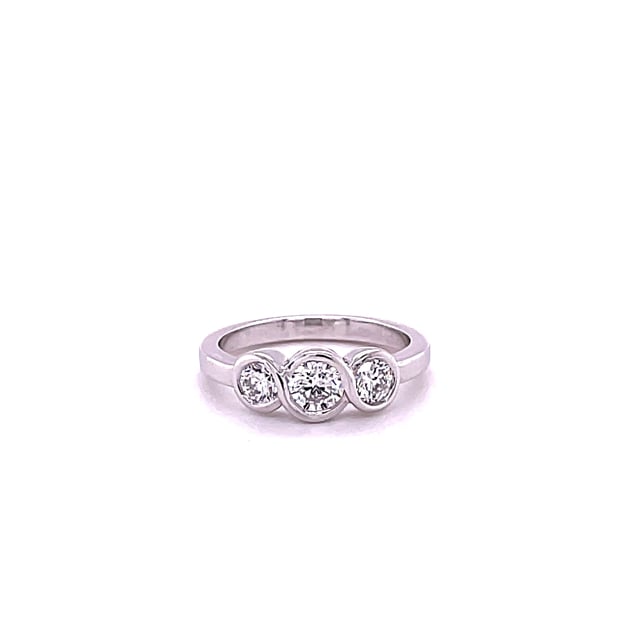 0.95 karaat trilogie ring in platina met ronde diamanten