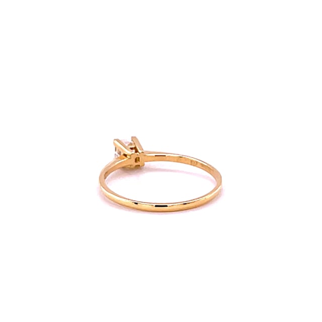 0.50 carat solitaire ring in yellow gold with princess diamond