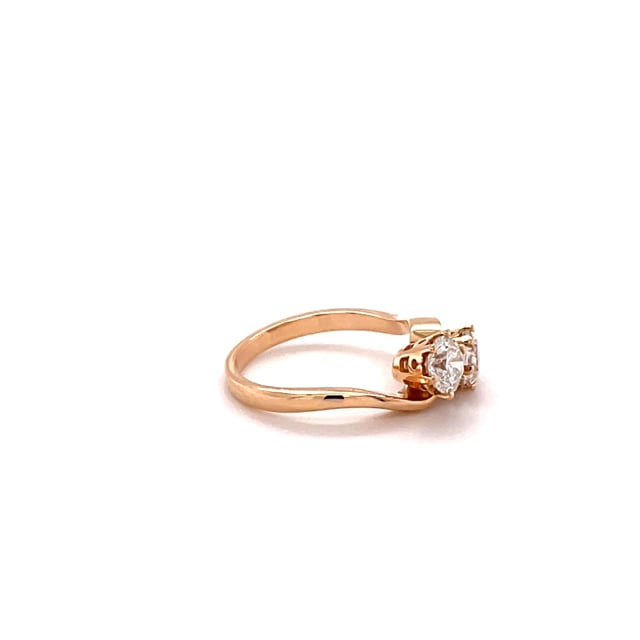 1.00 carat diamond Toi et Moi ring in red gold