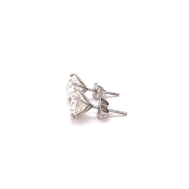 4.00 carat classic diamond earrings in white gold with four prongs