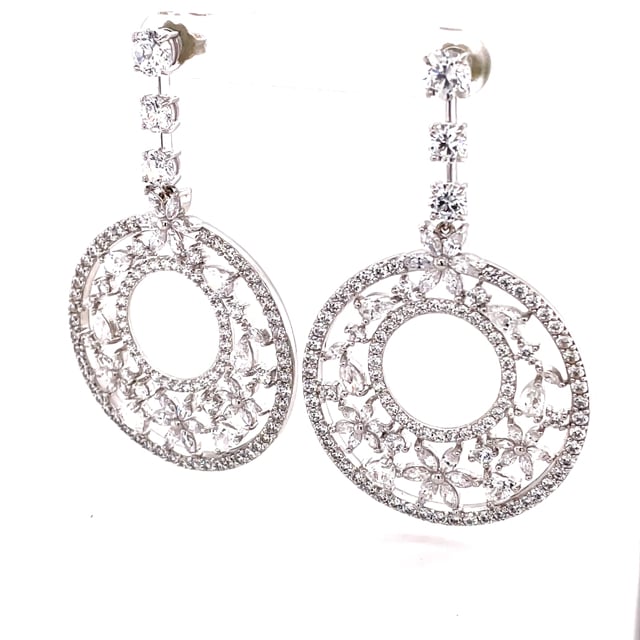 11.40 quilates pendientes en oro blanco con diamantes redondos, talla marquesa y forma de pera y de corazón
