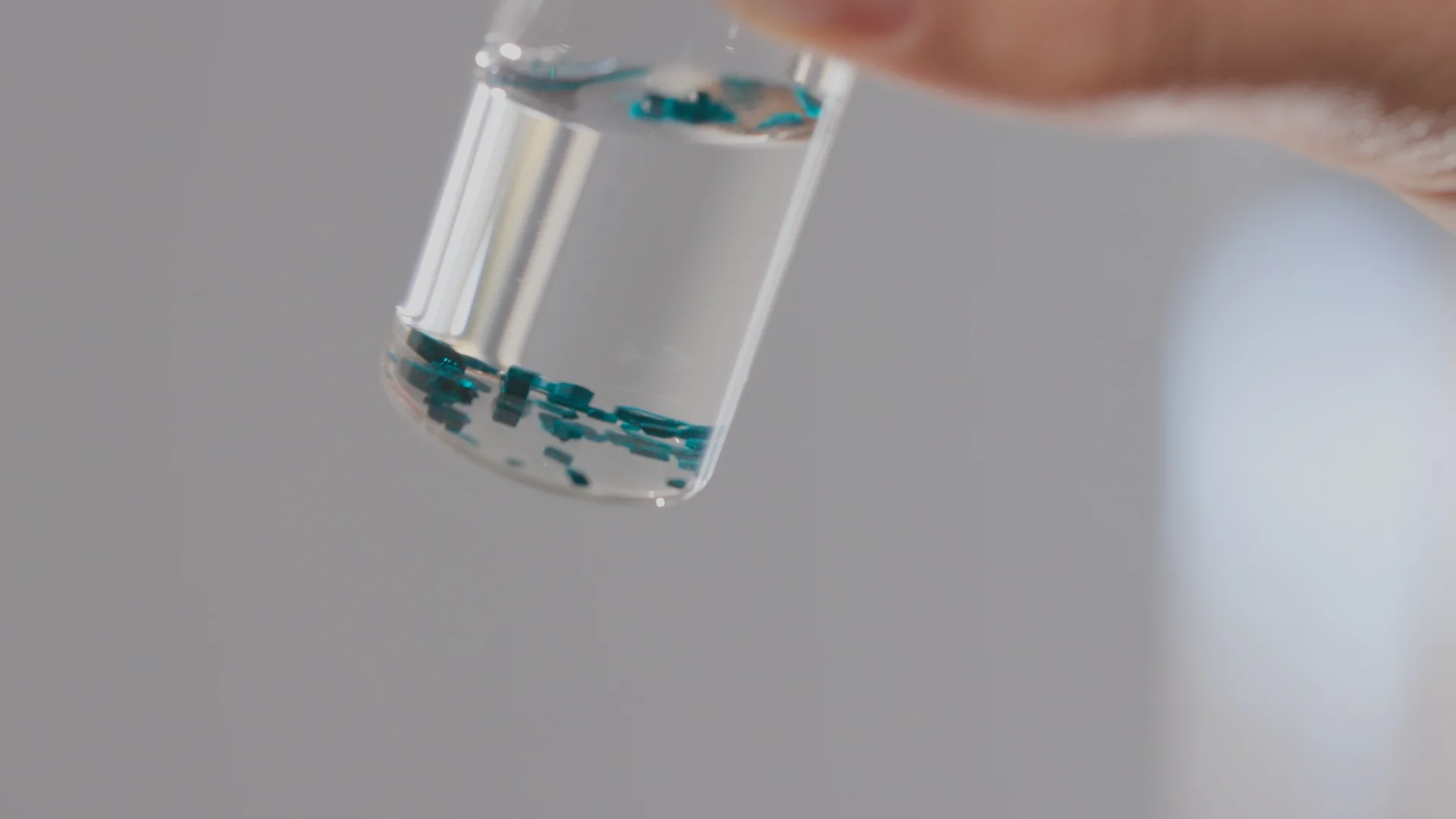 超分子科学 : ナノ材料創製に向けて 分子のわずかな非対称性の偏りが増幅される現象を発見 | 国立