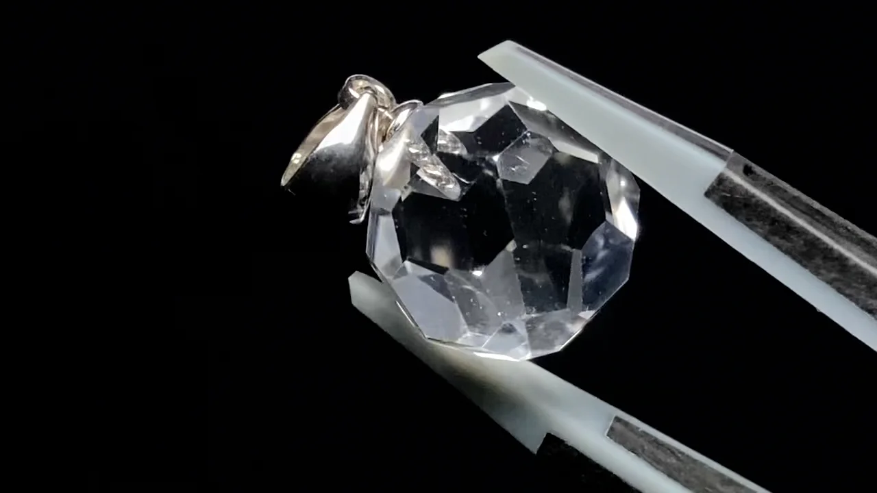 クリスタル 「バッキーボール」ラウンドカット12mm ペンダントトップ