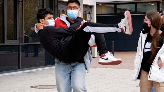 Weg vom Krieg, rein in die Schule: Wie eine Gesamtschule ukrainische Kinder aufnimmt