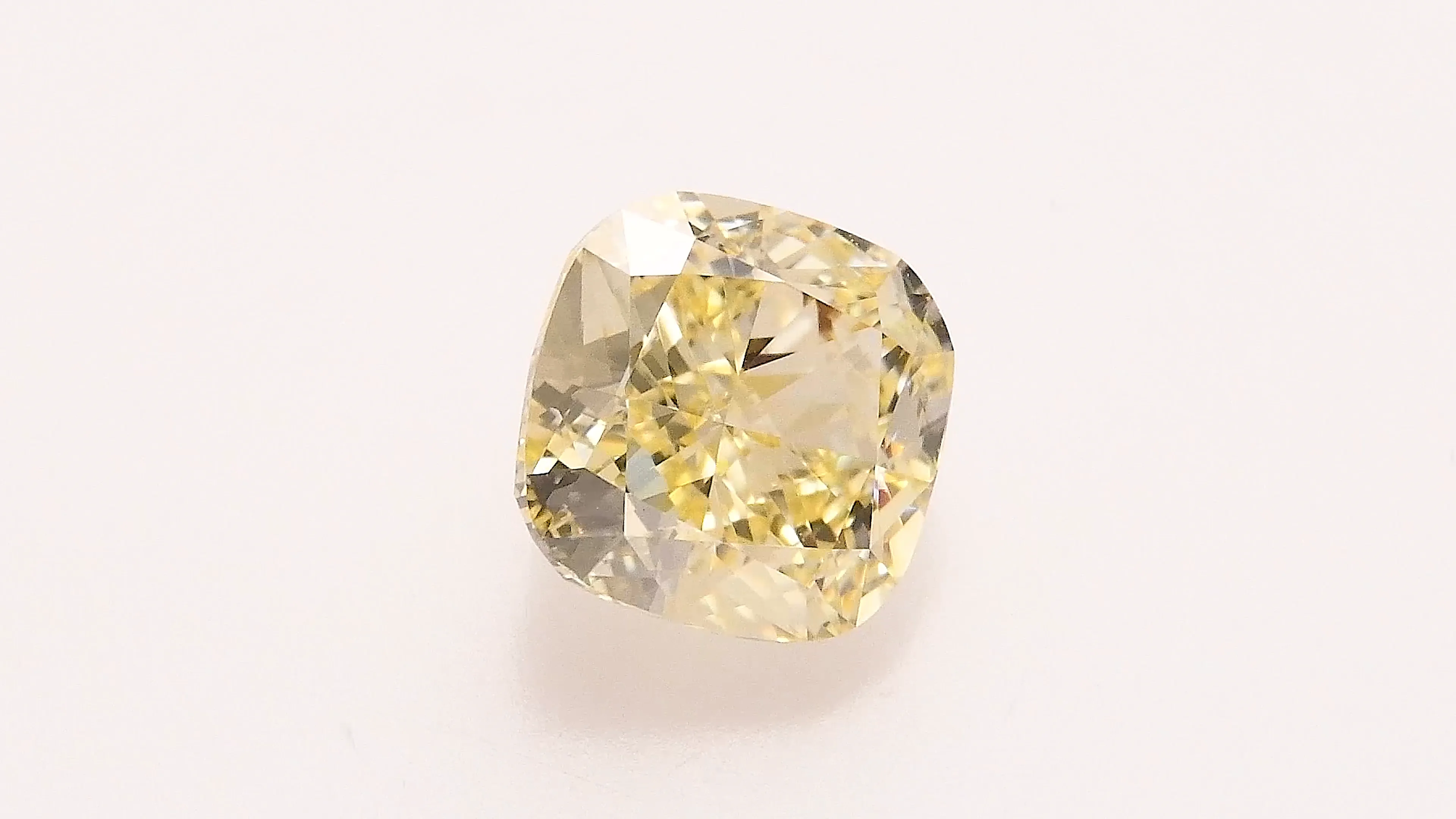 1.30 Carat Y-Z Cushion Diamond VVS2 GIA | LEIBISH