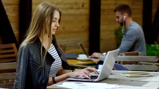 Digital Nomad Life vs Normal Life