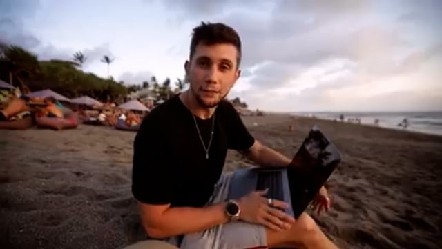 Should YOU become a DIGITAL NOMAD