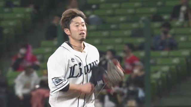 【5回表】チームの流れを変える!! ライオンズ・外崎修汰 ライナーに飛びつくファインプレー!! 2022年4月8日 埼玉西武ライオンズ 対 福岡ソフトバンクホークス