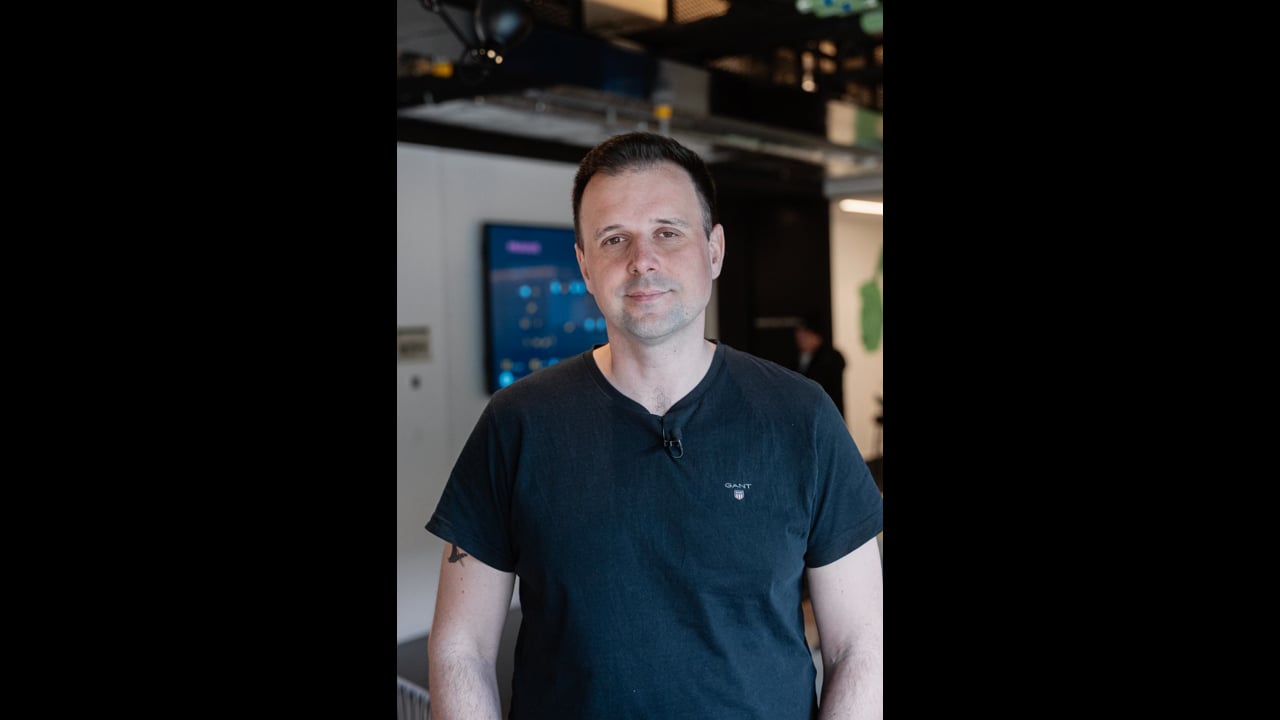 
        
          Marián Škvarek
        

        
          –
        

        
          CEO
        
        
