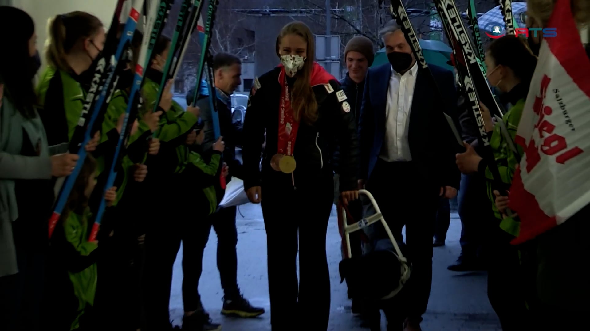 paralympics-siegerin-carina-edlinger-vom-usv-fuschl-geehrt