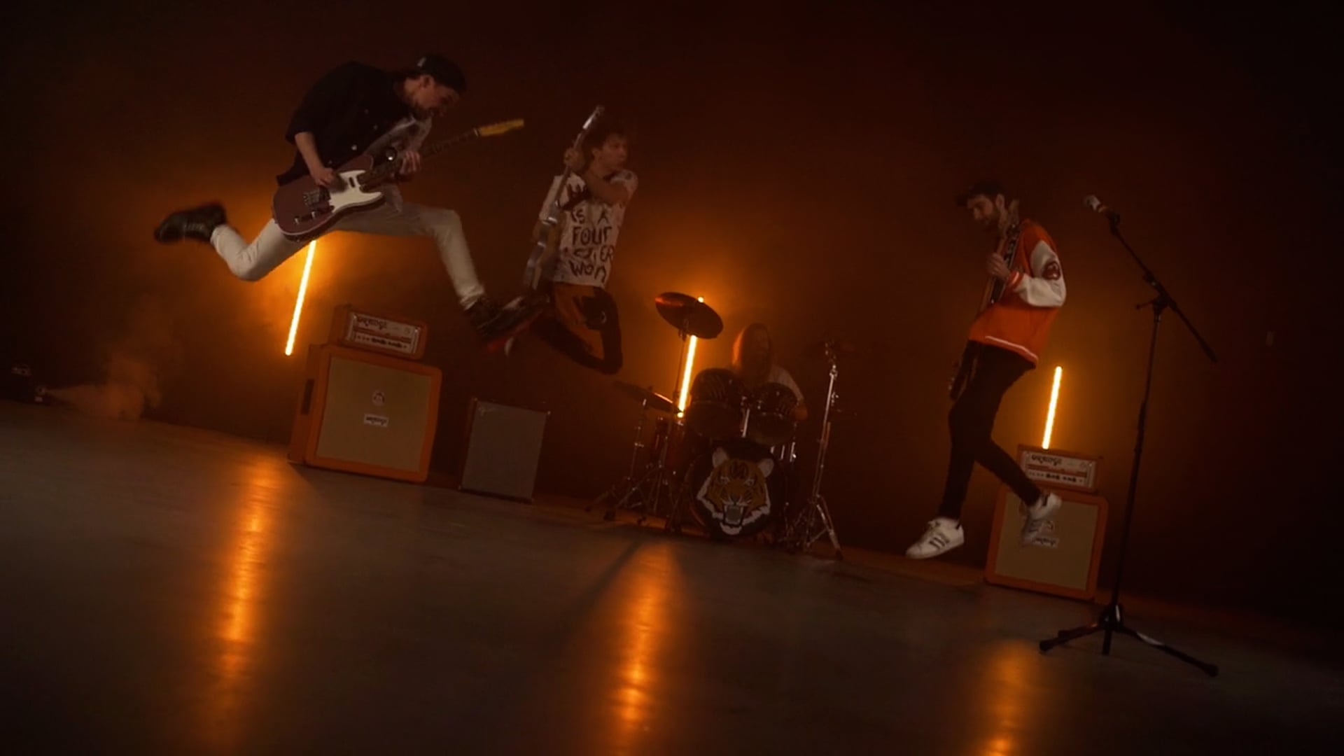 Voltage Avenue - On My Own - Official videoclip