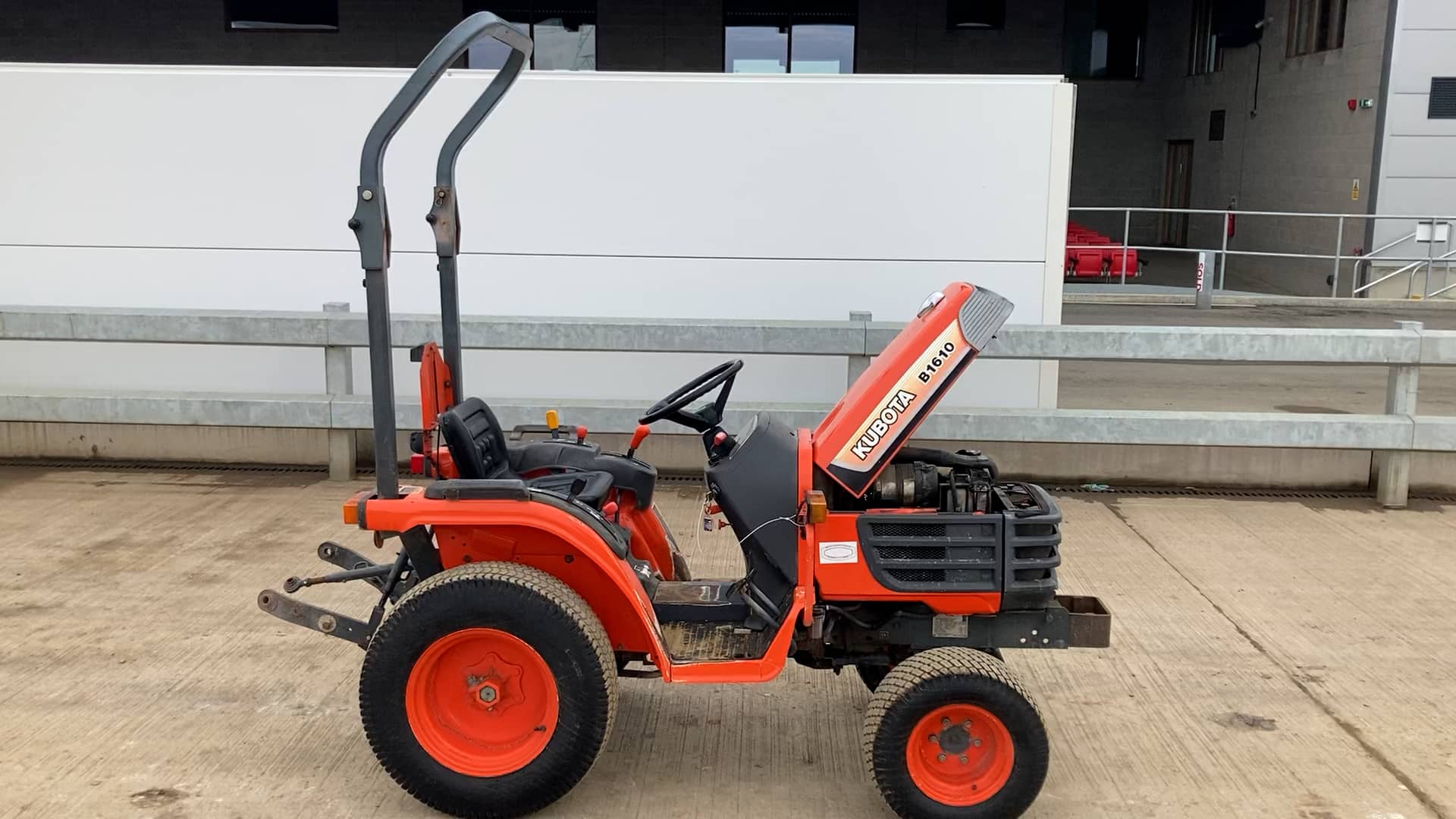 Kubota B1610 4WD Compact Tractor on Vimeo