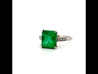 Ring met diamant, smaragd en platina 13311-5091