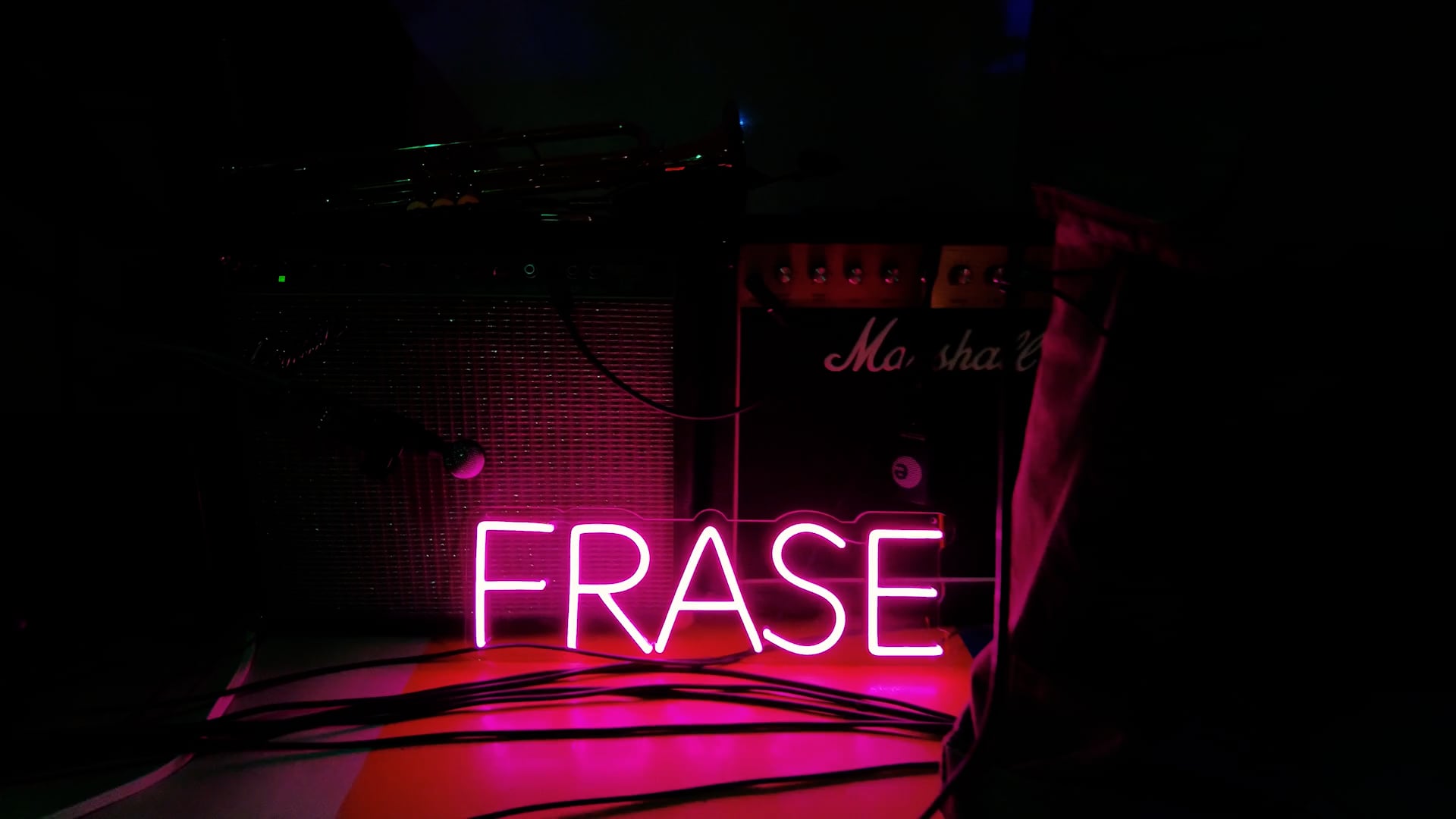 Frase VHS 01 - Too Hot Too Cold