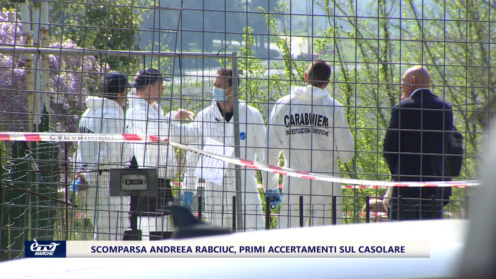 Scomparsa di Andreea Rabciuc, sette ore di sopralluoghi nell'area del casolare di Montecarotto - VIDEO