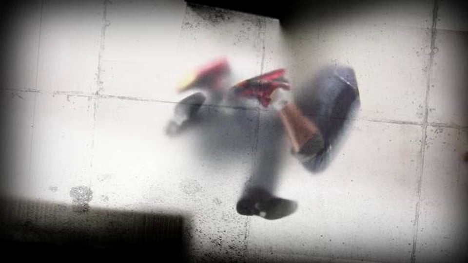 SURFACO : filmo de malsupre