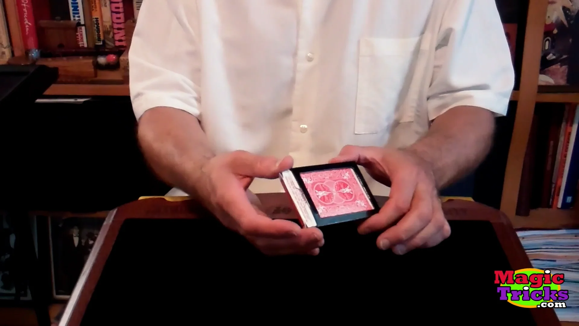 Disappearing Cards and Case - MagicTricks.com