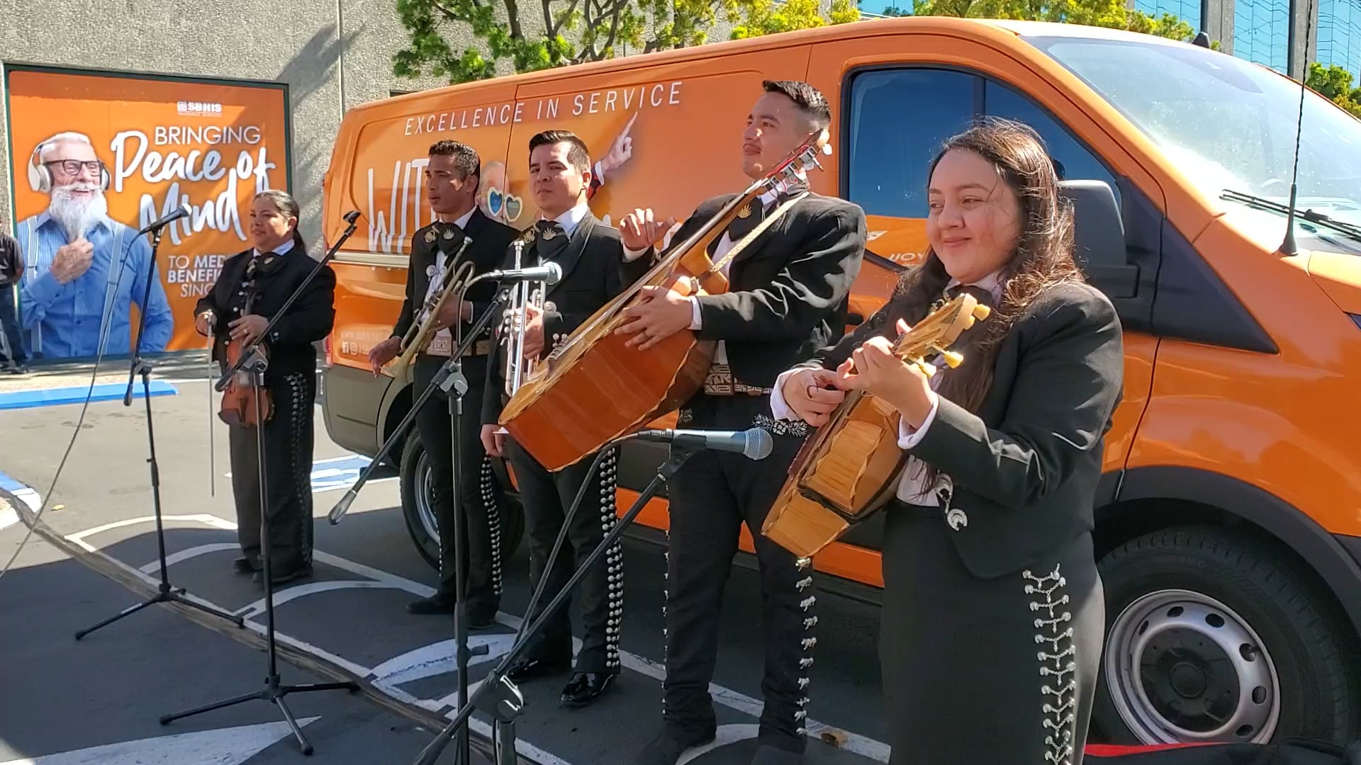 Promotional video thumbnail 1 for Mariachi Tequila SD