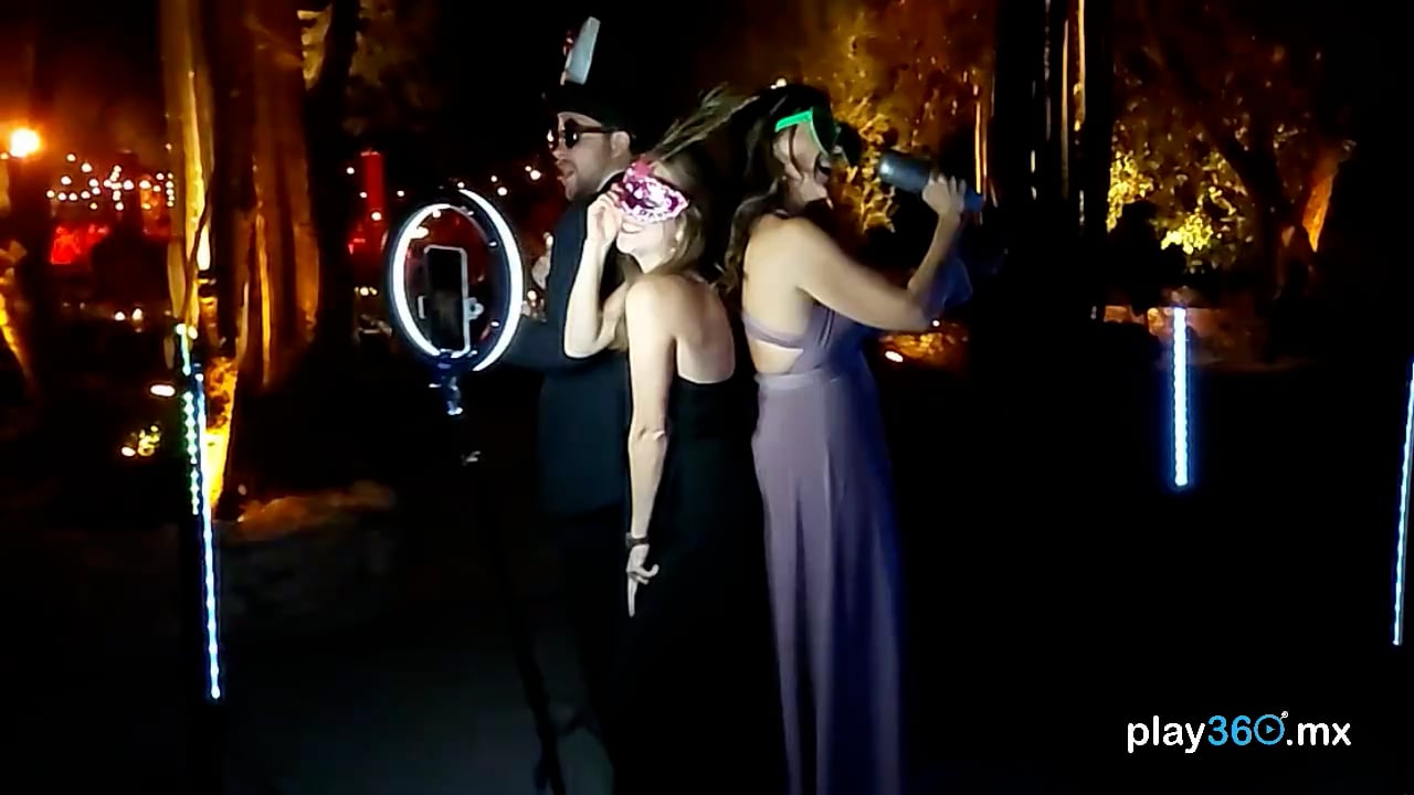 https://i.vimeocdn.com/video/1417494479-992d8def8ac1263e69d41b3c44497fb18796aa4cf15d17d092dcff9cdf52f7e4-d