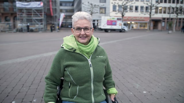 "Lego-Oma" Rita Ebel baut Rampen für Rollstuhlfahrer