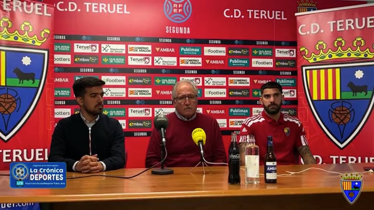 El CD Teruel anuncia la renovación de Borja Romero para la temporada 2022-2023. Además del jugador, están presentes Ramón Navarro, Presidente del club, y Fran Gracia, su Director Deportivo
