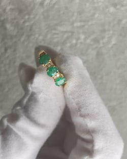 Vídeo: Anillo de Oro Esmeralda y diamantes