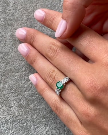 Video: 925 Silver Emerald Diamonds Ring