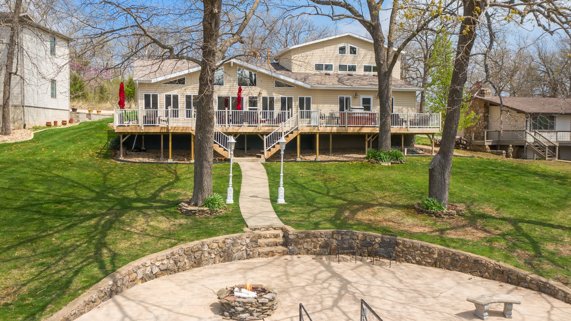 256 Highly Drive Sunrise Beach, Missouri on Vimeo