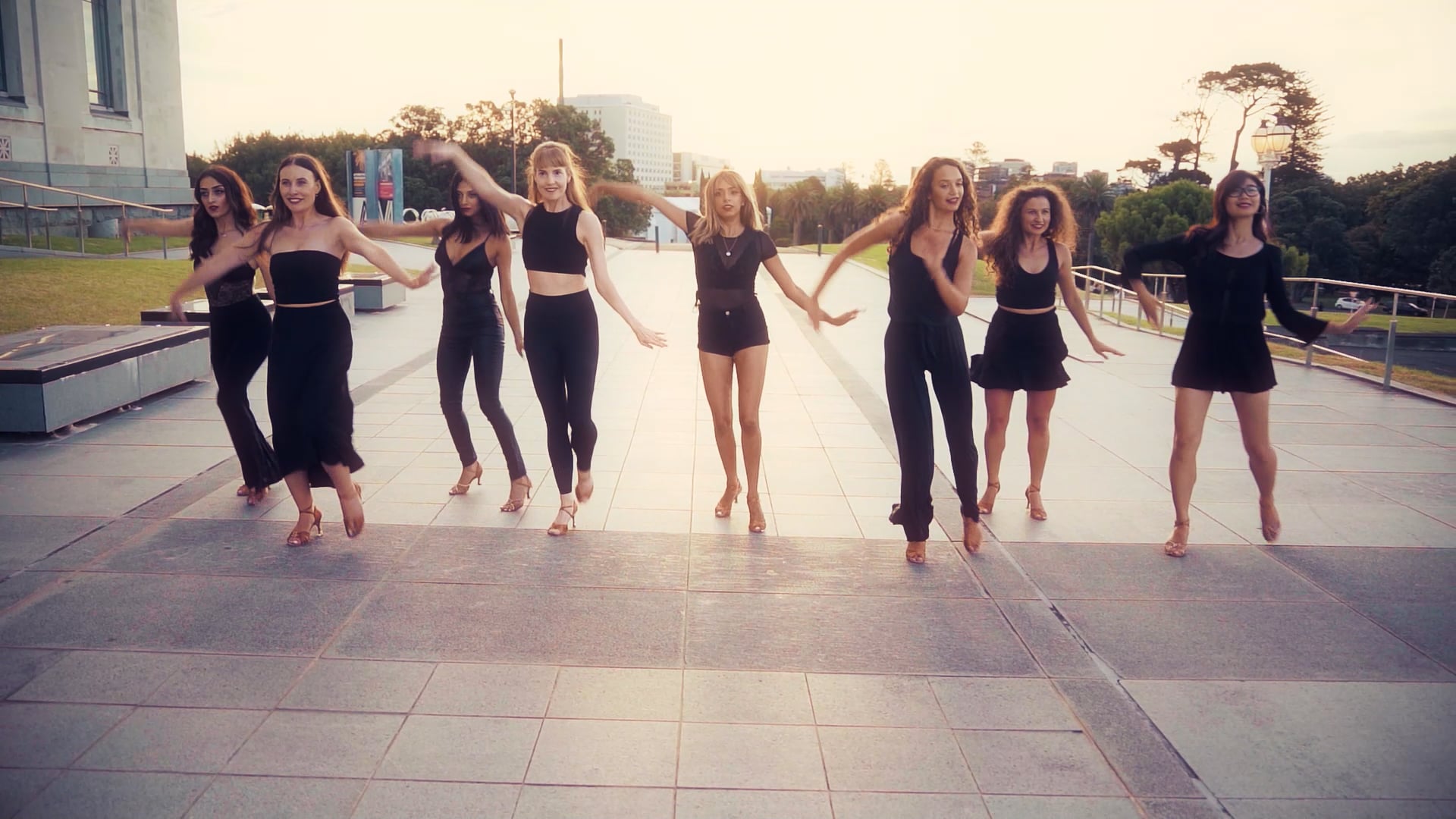 F-DANCE COMPANY