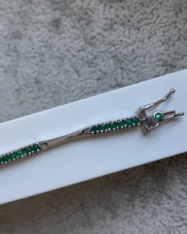 Video: 925 Sterling Silver Emerald Bracelet