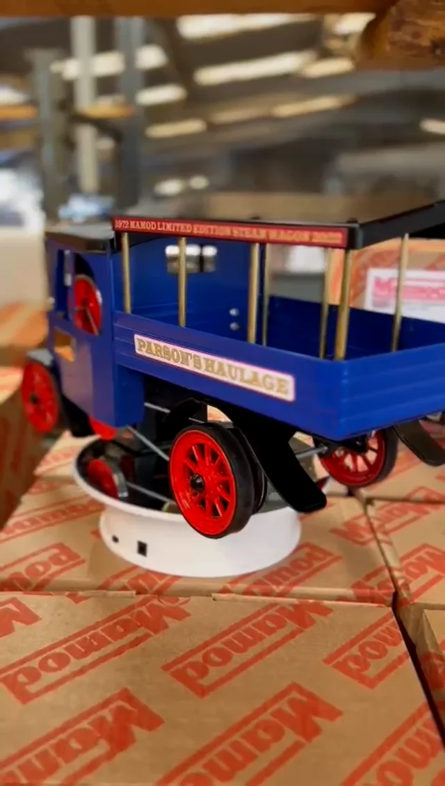 New steam wagon